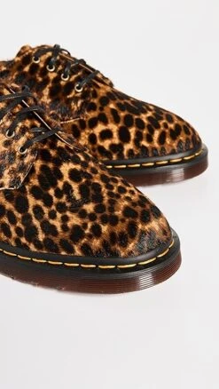 Dr. Martens Smiths 4 Eye Shoe 10 Dr. Martens Smiths 4 Eye Shoe -Sam Edelman Shop drmar305971da39 1670864624931 2 0. UX357 QL90