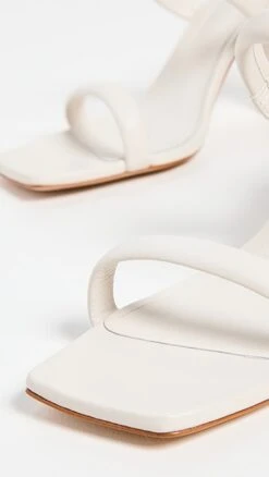 Schutz Ully Sandals 8 Schutz Ully Sandals -Sam Edelman Shop schut3130411338 1668101330114 2 0. UX357 QL90